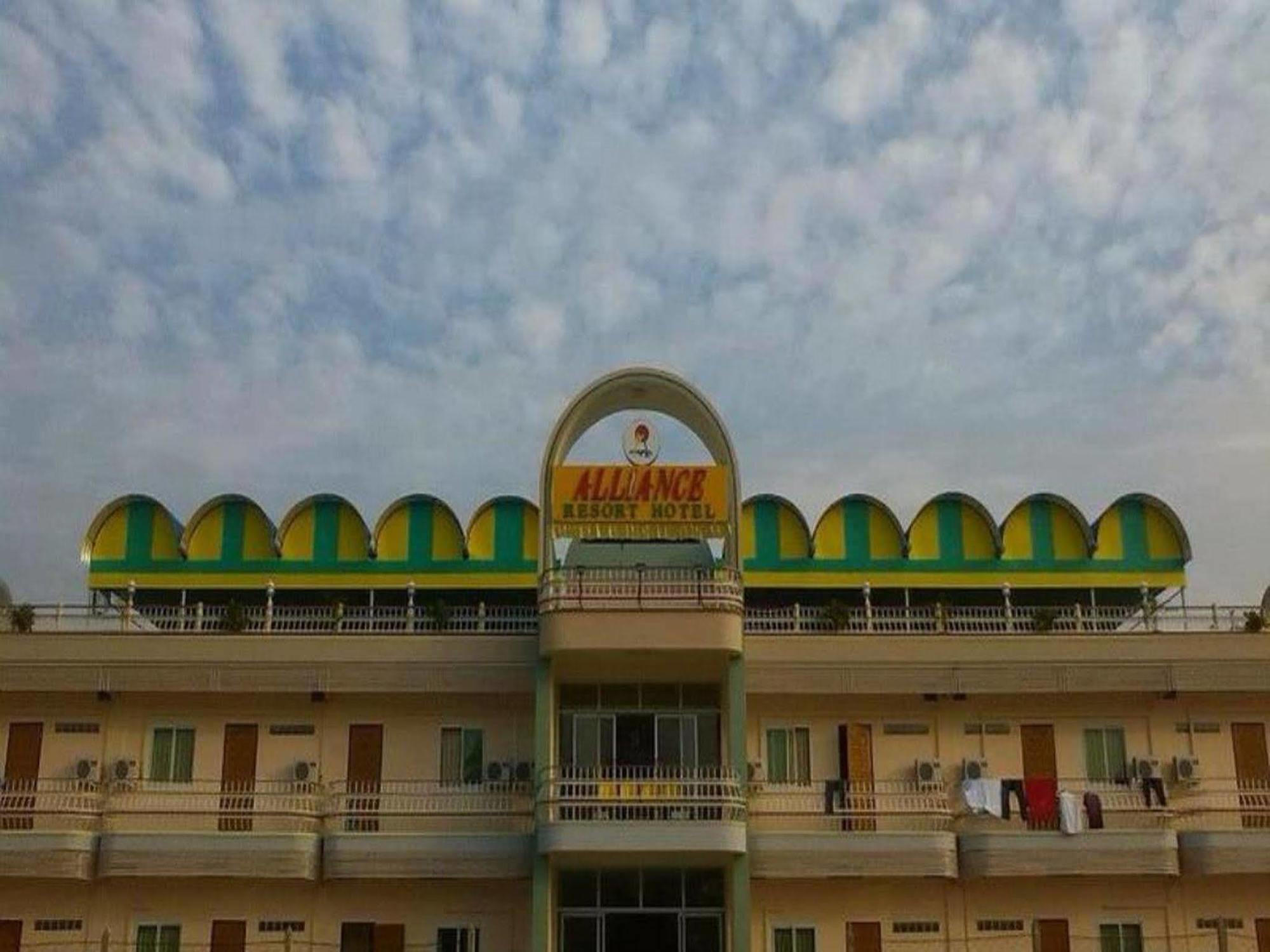 Alliance Resort Hotel Chaung Thar 外观 照片